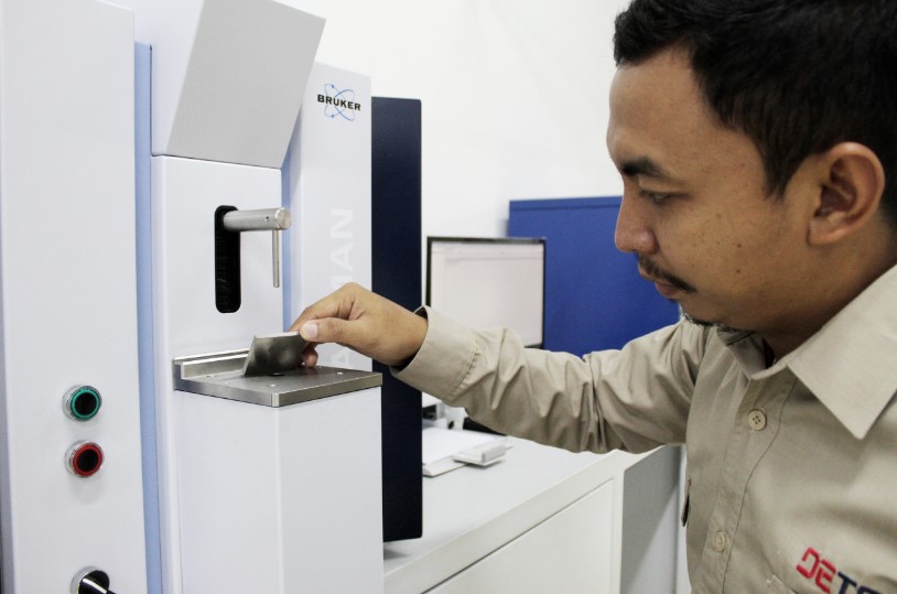 Proses Pengujian Komposisi Kimia Proses Pengujian Komposisi Kimia